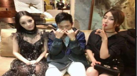 娛樂圈三點吃瓜微博,揭秘明星們的“三點吃瓜”生活