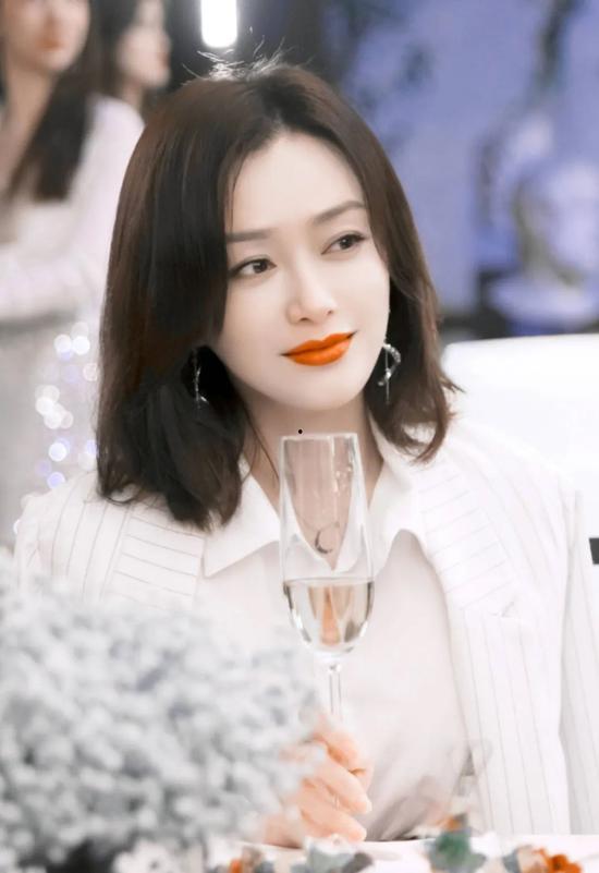 娛樂吃瓜電影經(jīng)紀(jì)人是誰,揭秘娛樂圈“吃瓜”電影背后的神秘經(jīng)紀(jì)人