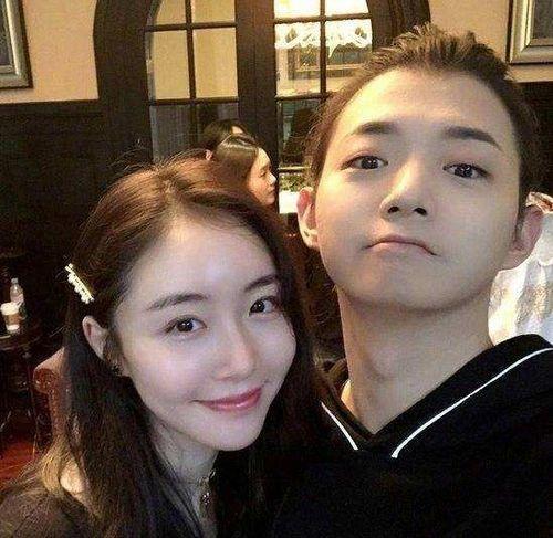 娛樂(lè)圈吃瓜照片,吃瓜照片揭秘明星幕后真相